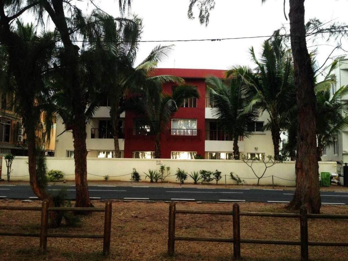 Oceanside Licenced Tourist Residence Flic en Flac Exterior photo